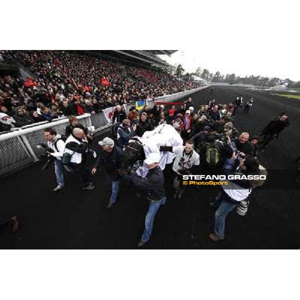 91° Prix d\'Amérique Marionnaud - Franck Nivard and Ready Cash parade after winning the 91° Prix d\'Amerique Paris - Vincennes racecourse , 29th january 2012 ph.Stefano Grasso