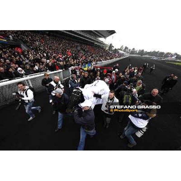 91° Prix d\'Amérique Marionnaud - Franck Nivard and Ready Cash parade after winning the 91° Prix d\'Amerique Paris - Vincennes racecourse , 29th january 2012 ph.Stefano Grasso