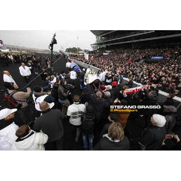 91° Prix d\'Amérique Marionnaud - Franck Nivard and Ready Cash parade after winning the 91° Prix d\'Amerique Paris - Vincennes racecourse , 29th january 2012 ph.Stefano Grasso