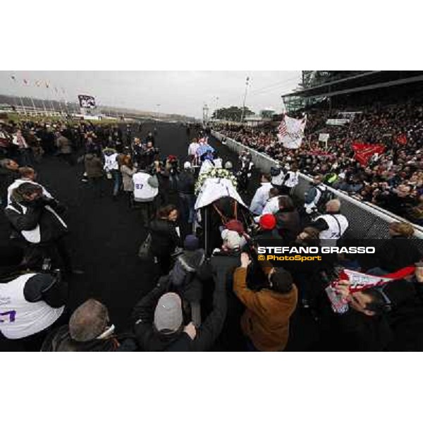 91° Prix d\'Amérique Marionnaud - Franck Nivard and Ready Cash parade after winning the 91° Prix d\'Amerique Paris - Vincennes racecourse , 29th january 2012 ph.Stefano Grasso
