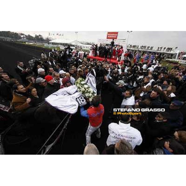 91° Prix d\'Amérique Marionnaud - Franck Nivard and Ready Cash parade after winning the 91° Prix d\'Amerique Paris - Vincennes racecourse , 29th january 2012 ph.Stefano Grasso