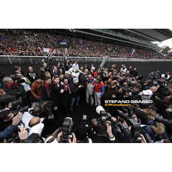 91° Prix d\'Amérique Marionnaud - Franck Nivard and Ready Cash parade after winning the 91° Prix d\'Amerique Paris - Vincennes racecourse , 29th january 2012 ph.Stefano Grasso