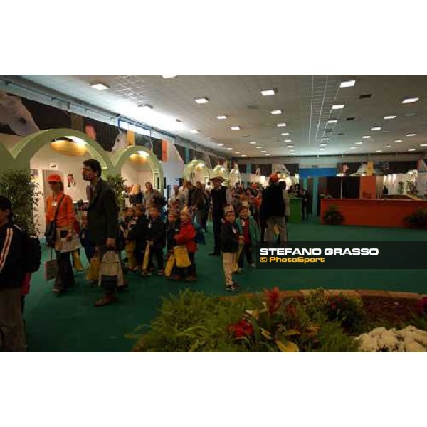 106.a Fiera Cavalli scolaresche in visita allo stand dell\' Unire Verona, 5 novembre 2004 ph. Stefano Grasso