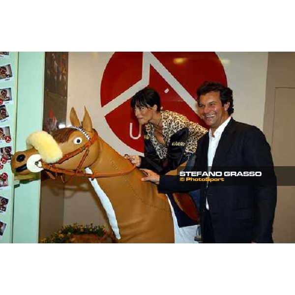 Natalia Estrada e Bruno Grizzetti allo stand dell\' Unag Fiera Cavalli 2004 Verona, 6 ottobre 2004 ph. Stefano Grasso