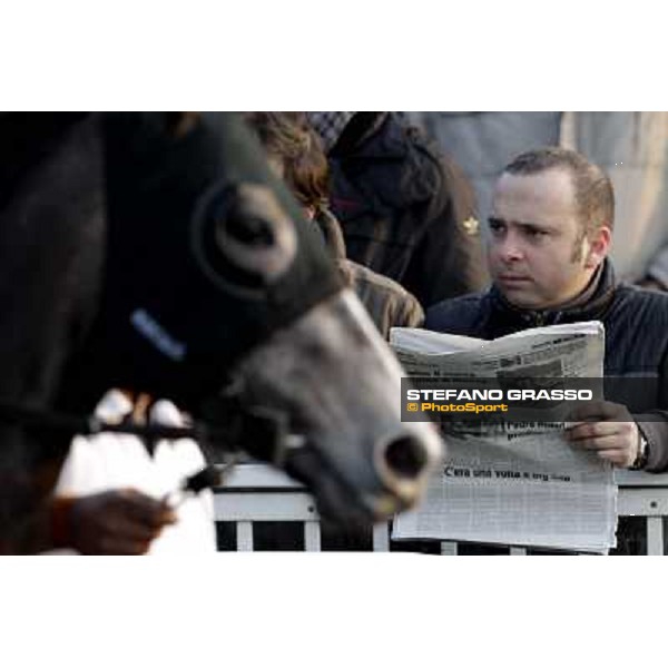 Racegoer in the paddock Pisa - San Rossore racecourse, 4th march 2012 ph.Stefano Grasso