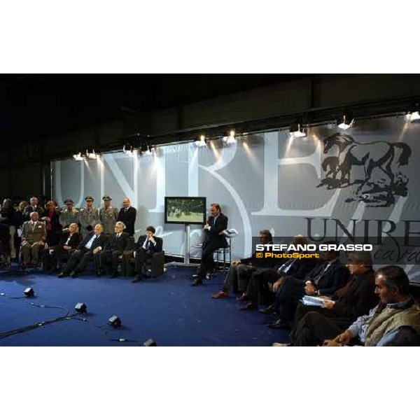 Fiera Cavalli 2004- talk show -\' l\'allevamento italiano di eccellenza. Il cavallo: fattore trainante di sviluppo economico\' Verona, 6 ottobre 2004 ph. Stefano Grasso