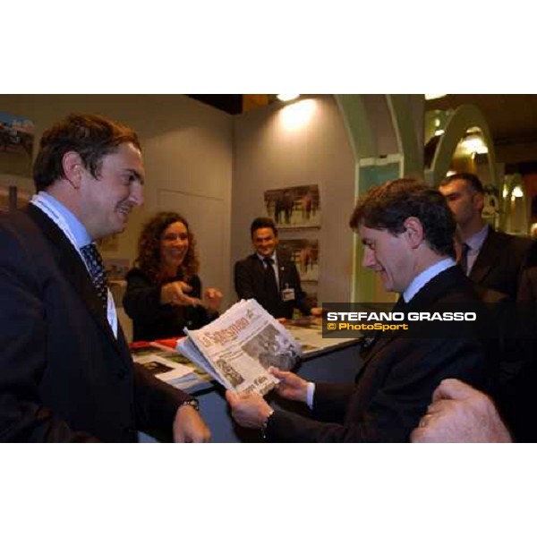 Fiera Cavalli 2004- l\'on. Giovanni Alemanno, il dott, Matarrese, il dott. Panzironi e Stefano Luciani allo stand Anac Verona, 6 ottobre 2004 ph. Stefano Grasso
