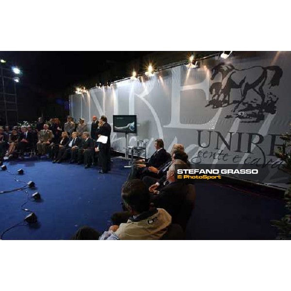 Fiera Cavalli 2004 talk show -\' l\'allevamento italiano di eccellenza. Il cavallo: fattore trainante di sviluppo economico\' Verona, 6 ottobre 2004 ph. Stefano Grasso