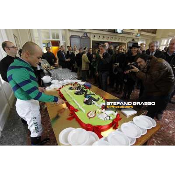 Dario Vargiu cutting the cake at the opening day at San Siro galopp Milano - San Siro racecourse,18th march 2012 ph.Stefano Grasso