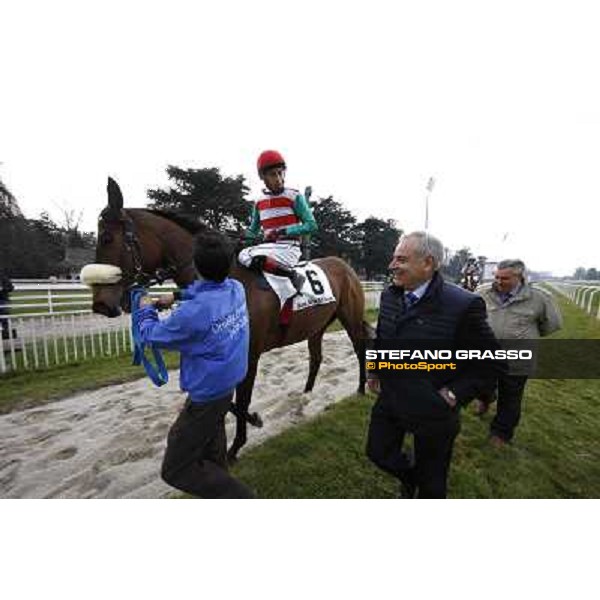 Alduino and Giuseppe Botti congratulate with Mario Esposito on Smoking Joe Milano - San Siro racecourse,18th march 2012 ph.Stefano Grasso