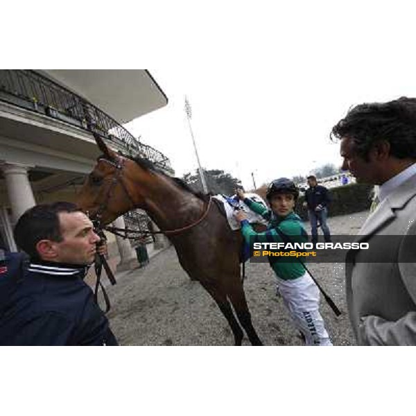 Bruno Grizzetti with Dario Vargiu and Lui e la Luna after the race Milano - San Siro racecourse,18th march 2012 ph.Stefano Grasso