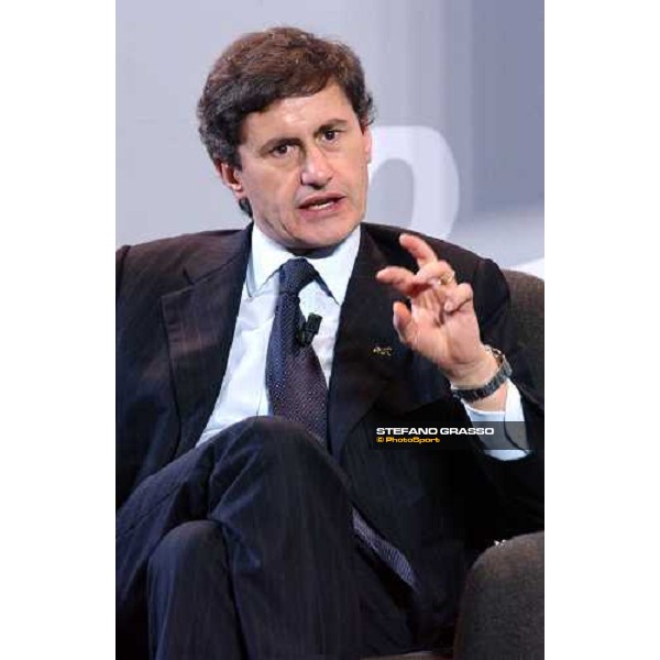 Fiera Cavalli 2004 -On Gianni Alemanno, Ministro delle Politiche Agricole talk show -\' l\'allevamento italiano di eccellenza. Il cavallo: fattore trainante di sviluppo economico\' Verona, 6 ottobre 2004 ph. Stefano Grasso