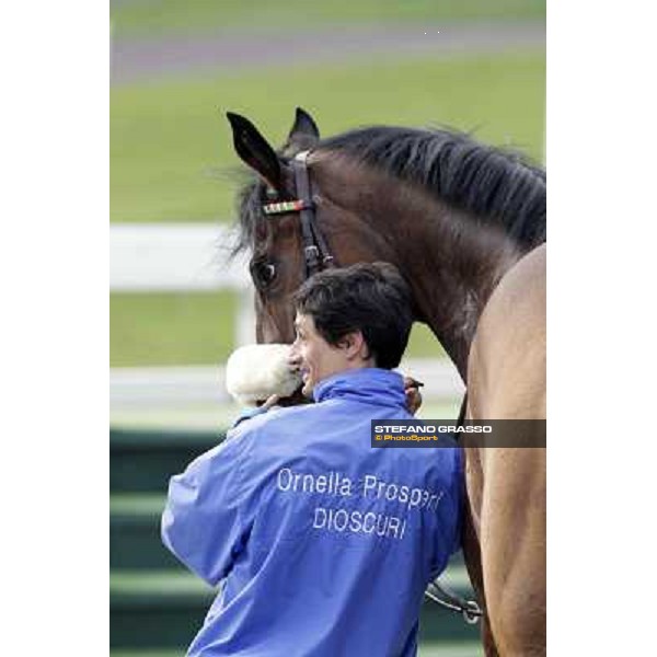 Smoking Joe returns home with his groom Milano - San Siro racecourse,18th march 2012 ph.Stefano Grasso