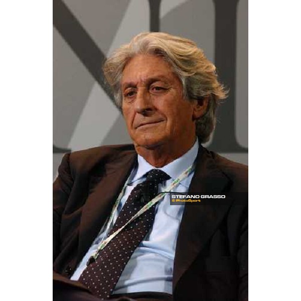 Fiera Cavalli 2004 -dott. Ernesto Cazzaniga talk show -\' l\'allevamento italiano di eccellenza. Il cavallo: fattore trainante di sviluppo economico\' Verona, 6 ottobre 2004 ph. Stefano Grasso