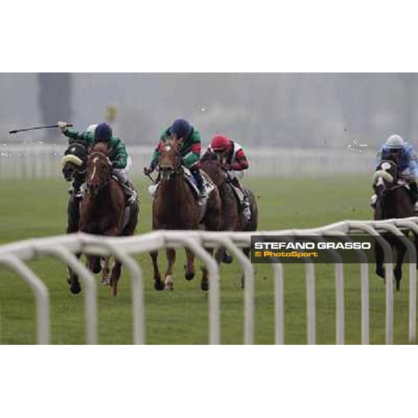 the straight of Premio Como - Marco Monteriso on Peccato di Gola and Dario Vargiu on Salure Milano - San Siro racecourse,18th march 2012 ph.Stefano Grasso