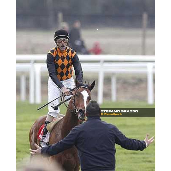 Stefano Landi triumphs on Facoltoso after winning the 122° Premio Pisa Pisa - San Rossore racecourse, 25th march 2012 ph.Stefano Grasso