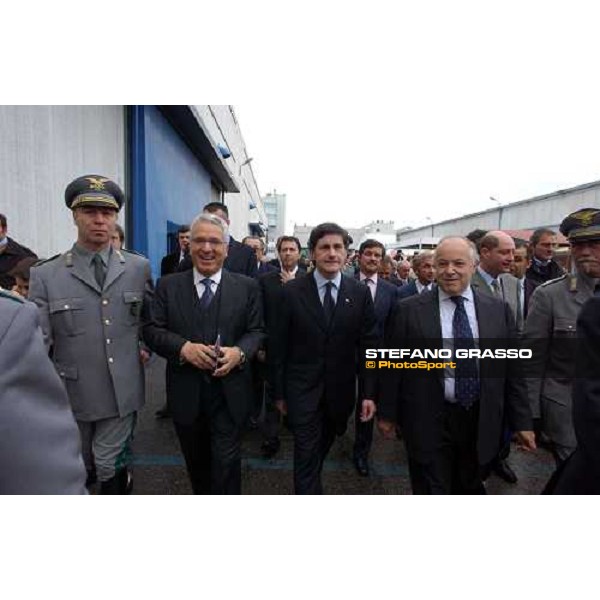 Fiera Cavalli 2004 -On Gianni Alemanno, Ministro delle Politiche Agricole a Fiera Cavalli con il dott. Antonio Matarrese e il dott. Fanco Panzironi talk show -\' l\'allevamento italiano di eccellenza. Il cavallo: fattore trainante di sviluppo economico