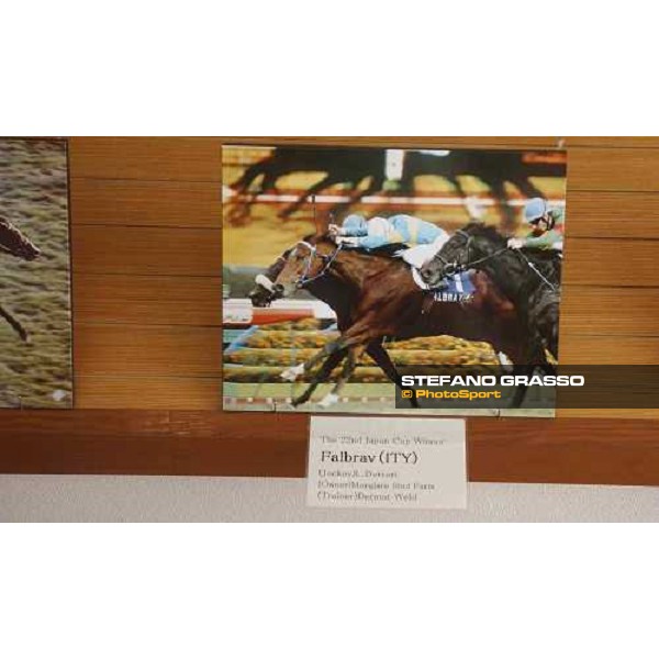 Spot the mistake on the caption. Pic Bill Selwyn. The wall, at the stable lads canteen at Fuchu racecourse, Tokyo pic Bill Selwyn 26-11-04