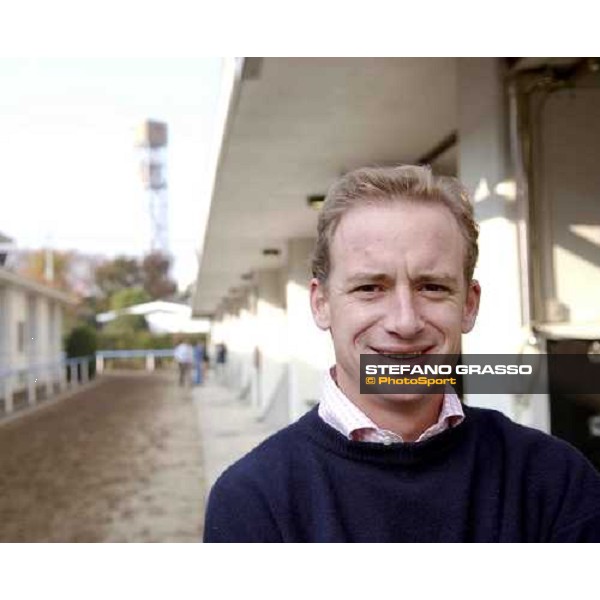 Richard Gibson at Fuchu racecourse pic Bill seklwyn 26-11-04