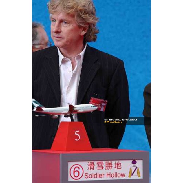Helmut von Finck - soldier Hollow Barrier Draw at New Parade ring of Sha Tin racecourse Hong Kong 9th dec. 2004 ph. Stefano Grasso