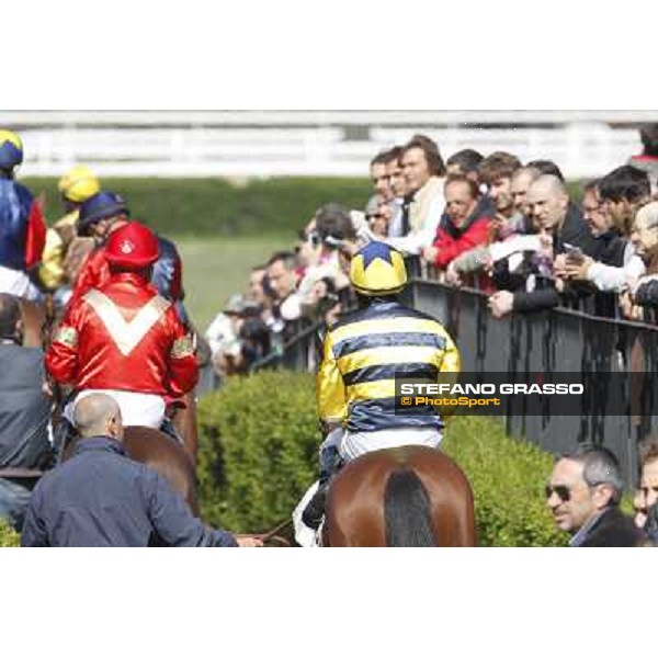 Racegoers at Capannelle racecourse Rome - Capannelle racecourse, 9th april 2012 photo Stefano Grasso