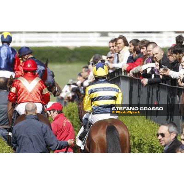 Racegoers at Capannelle racecourse Rome - Capannelle racecourse, 9th april 2012 photo Stefano Grasso