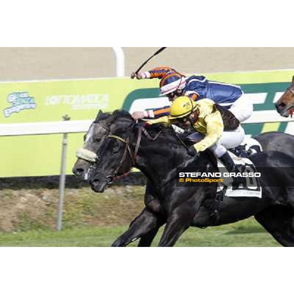 Carlo Fiocchi in Rio Black goes to win the Premio Azzurrina beating Fabio Branca on Doquet Rome - Capannelle racecourse, 9th april 2012 photo Stefano Grasso