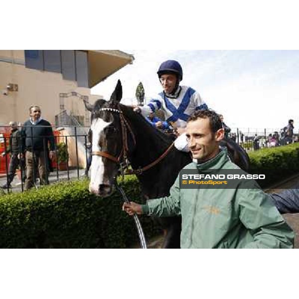 Mario Esposito, Luigi Polito and Vedelago with his groom return home after winning the Premio Daumier Rome - Capannelle racecourse, 9th april 2012 photo Stefano Grasso