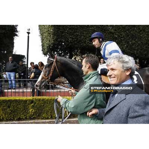 Mario Esposito, Luigi Polito and Vedelago with his groom return home after winning the Premio Daumier Rome - Capannelle racecourse, 9th april 2012 photo Stefano Grasso