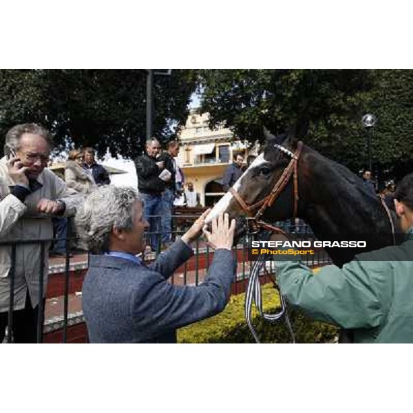 Luigi Polito congratulates with Vedelago after winning the Premio Daumier Rome - Capannelle racecourse, 9th april 2012 photo Stefano Grasso