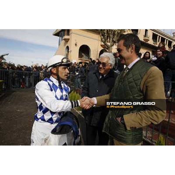 Luigi Riccardi congratulates with Dario Vargiu Rome - Capannelle racecourse, 9th april 2012 photo Stefano Grasso