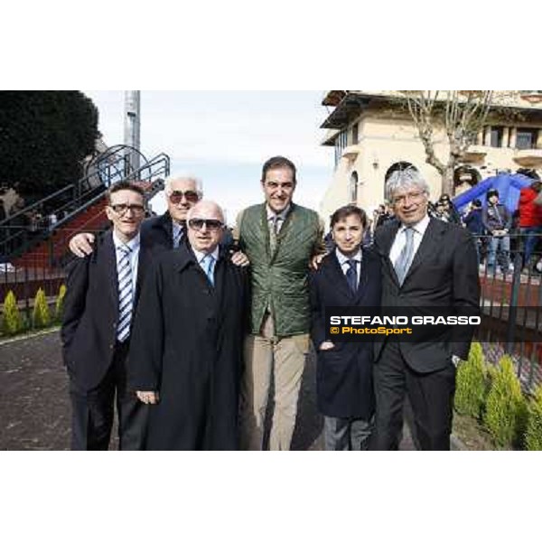 A group photo for Sergio Scarpellini, Luigi Riccardi, Marco Bozzi and friends. Rome - Capannelle racecourse, 9th april 2012 photo Stefano Grasso