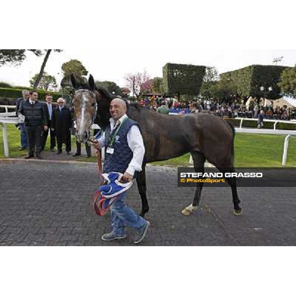 Sergio Scarpellini looks Dark Ray parading after winning the Premio Torricola Rome - Capannelel racecourse, 9th april 2012 photo Stefano Grasso