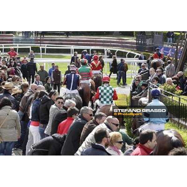 Racegoers at Capannelle racecourse Rome - Capannelle racecourse, 9th april 2012 photo Stefano Grasso