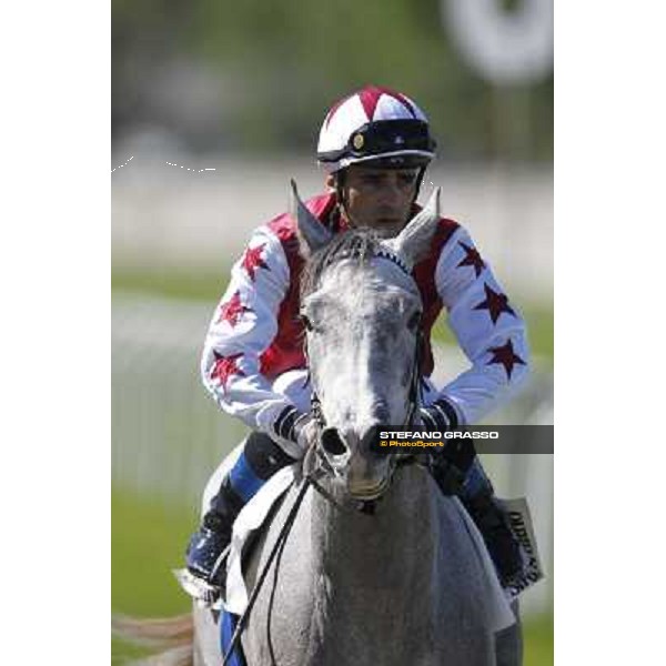 Dario Vargiu on Summer Fall Milano - San Siro galopp racecourse, 8th april 2012 photo Stefano Grasso