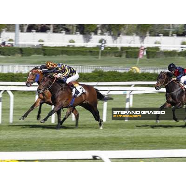 Fabio Branca on Malossol goes to win the Premio Gardone beating Il Banchiere Milano - San Siro galopp racecourse, 8th april 2012 photo Stefano Grasso