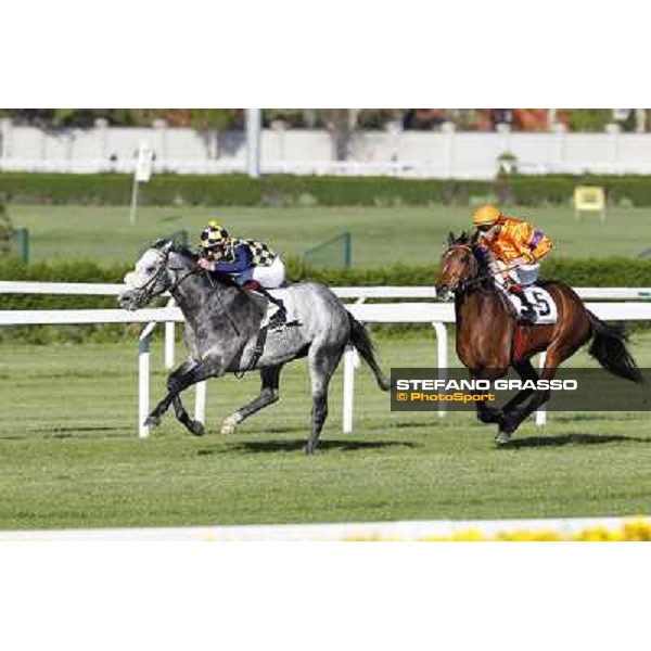 Fabio Branca on Crackerjack King goes to win the Premio DBS - Breeze Up Sale - Mario Esposito on Quiza Quiza Quiza is second Milano - San Siro galopp racecourse, 8th april 2012 photo Stefano Grasso