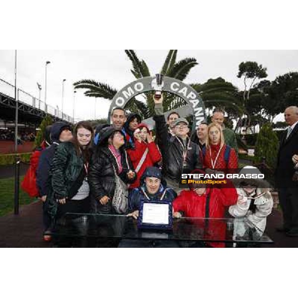 Laghat at Capannelle racecourse and the group of Associazione Trisomia 21 Onlus Firenze Rome - Capannelle racecourse, 15th april 2012 photo Stefano Grasso