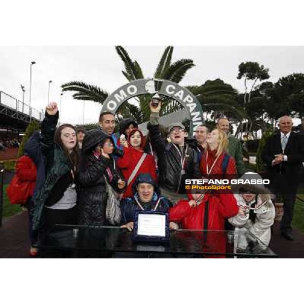 Laghat at Capannelle racecourse and the group of Associazione Trisomia 21 Onlus Firenze Rome - Capannelle racecourse, 15th april 2012 photo Stefano Grasso