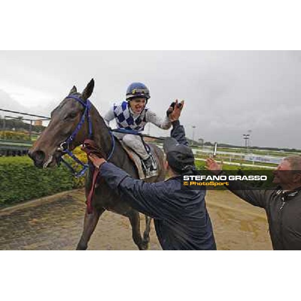 Cristian Demuro kisses Noble Hachy after winning the Premio Carlo Chiesa Rome - Capannelle racecourse, 15th april 2012 photo Stefano Grasso