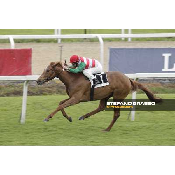 Fabio Branca on Angegreen wins the Premio Lorenzo Camuffo Rome - Capannelle racecourse, 15th april 2012 photo Stefano Grasso