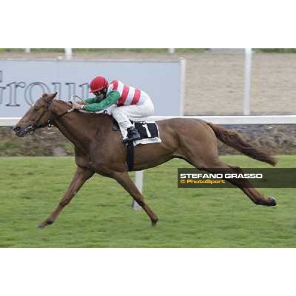 Fabio Branca on Angegreen wins the Premio Lorenzo Camuffo Rome - Capannelle racecourse, 15th april 2012 photo Stefano Grasso