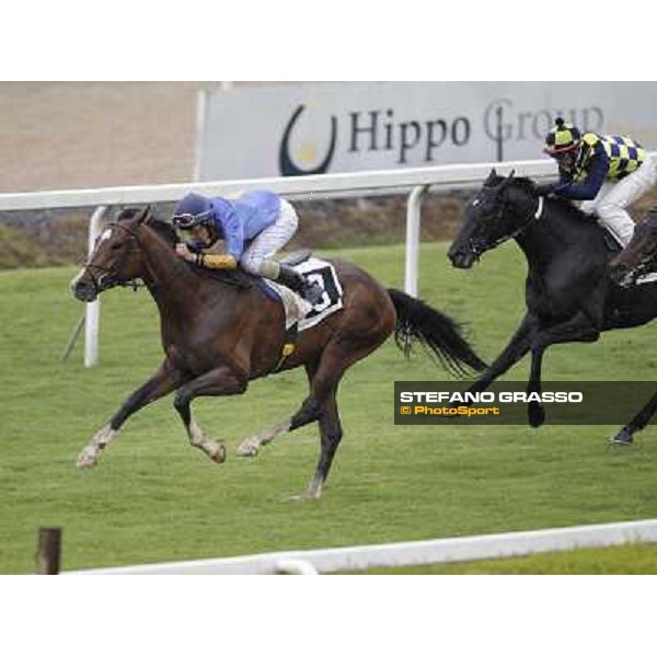 Perovic on Il Romito wins the Premio Godetia Rome - Capannelle racecourse, 15th april 2012 photo Stefano Grasso