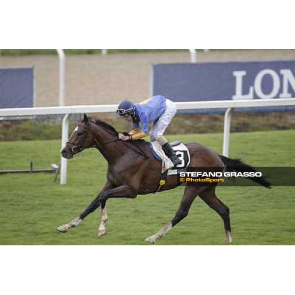 Perovic on Il Romito wins the Premio Godetia Rome - Capannelle racecourse, 15th april 2012 photo Stefano Grasso