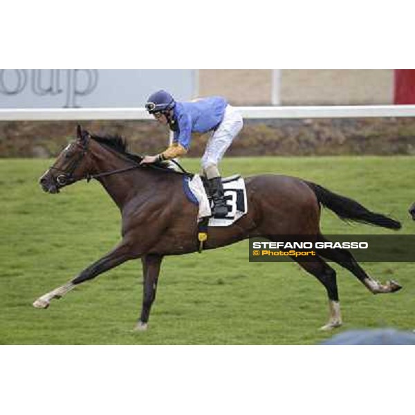 Perovic on Il Romito wins the Premio Godetia Rome - Capannelle racecourse, 15th april 2012 photo Stefano Grasso