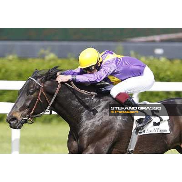 Fabio Branca on Saratoga Black wins the Premio Ambrosiano Milano - San Siro galopp racecourse, 22nd april 2012 ph.Stefano Grasso