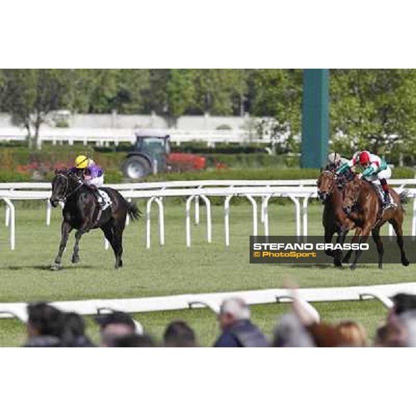 Fabio Branca on Saratoga Black goes to win the Premio Ambrosiano - Estejo is second, Frankenstein 3rd Milano - San Siro galopp racecourse, 22nd april 2012 ph.Stefano Grasso