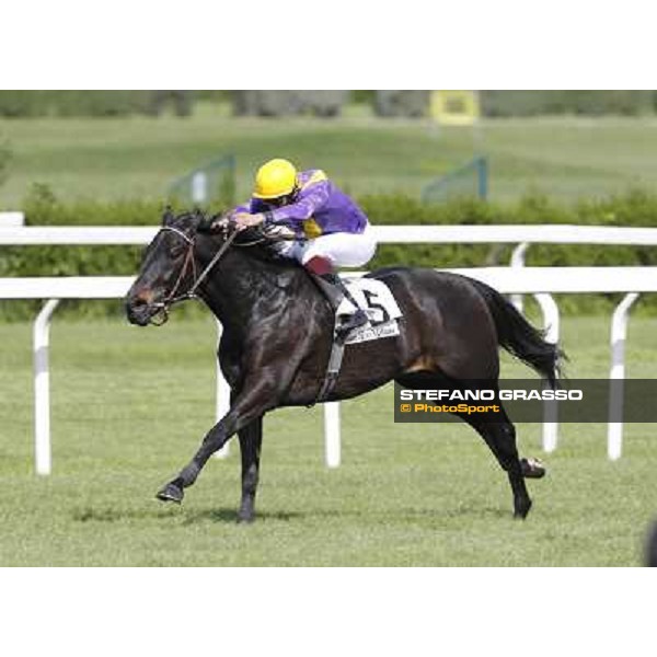 Fabio Branca on Saratoga Black wins the Premio Ambrosiano Milano - San Siro galopp racecourse, 22nd april 2012 ph.Stefano Grasso