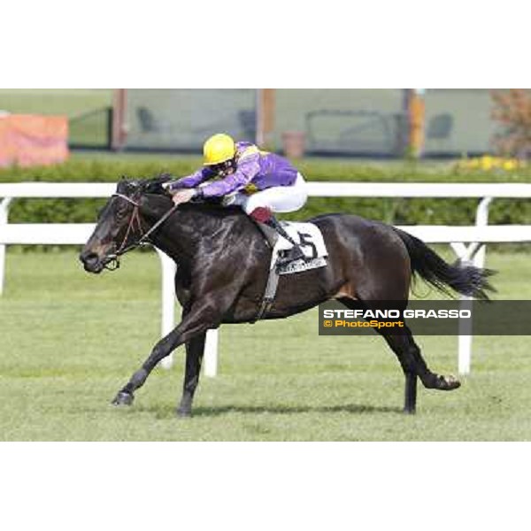 Fabio Branca on Saratoga Black wins the Premio Ambrosiano Milano - San Siro galopp racecourse, 22nd april 2012 ph.Stefano Grasso