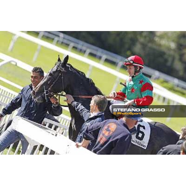 Mirco Demuro and Sopran Montieri return home after winning the Premio Rovato. Milano - San Siro galopp racecourse, 22nd april 2012 photo Stefano Grasso